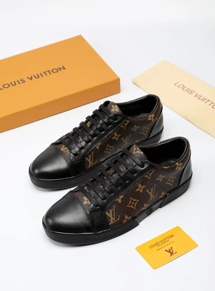 Factory price: 360💰LV official website popular series🔥🔥: 2 production, selected high-end imported cowhide, sheepskin lining sheepskin pads, paired with Louis Vuitton Monogram Ecli men's shoes 💰se canvas and pure black rubber soles, the ultimate simple design, the perfect interpretation of the latest inspiration for shoes, the integration of classics and fashion, high-end quality, worthy of your possession. The bottom car line will never be unglued🏆🏆🏆Welcome all sellers to sell in the picture above. We can send one piece on behalf of you. The code number is 38-44 (45 codes can be customized)